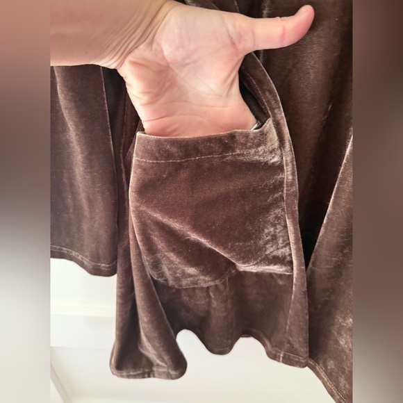 Amaryllis Chocolate Velvet Cardigan - Picture 8 of 8
